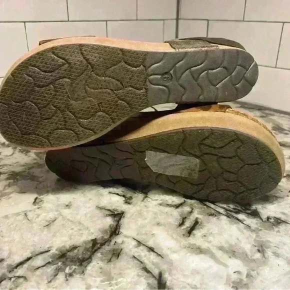 Pierre Dumas Chantel Leopard Cheetah Brown and Beige Wedges - Picture 8 of 10